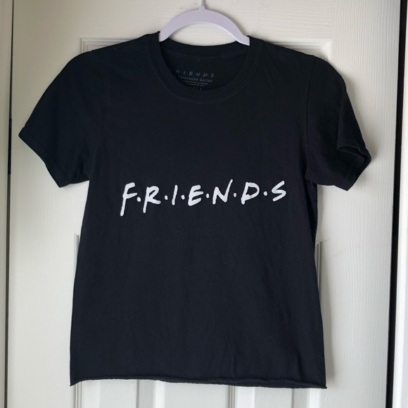 Friends Cropped Tee - Picture 2 of 4